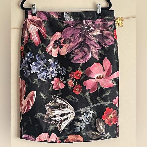 J. Crew Dresses & Skirts - J. Crew Midnight Dutch Black Floral No. 2 Pencil Skirt